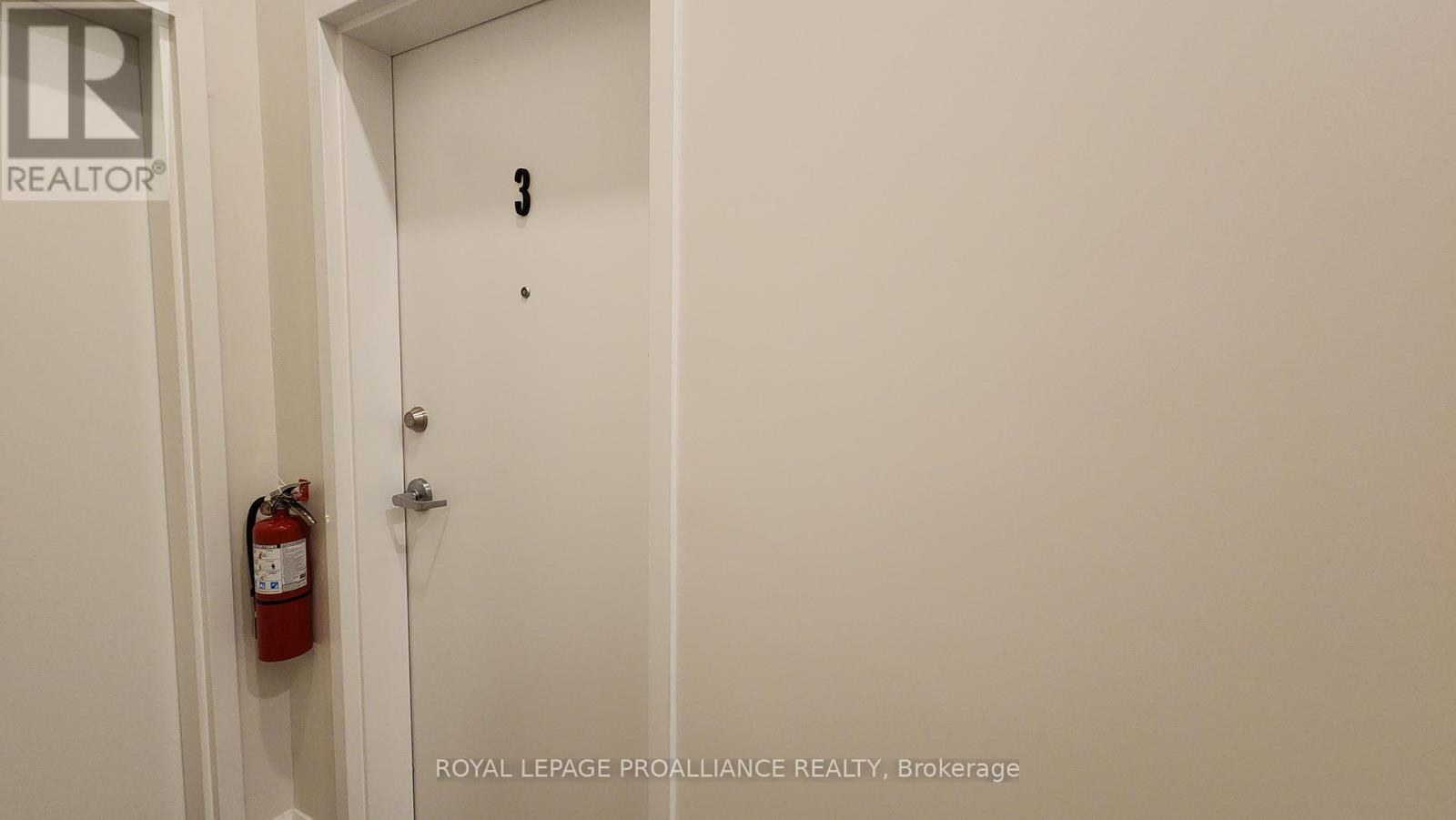 3 - 261 Front Street, Belleville, Ontario  K8N 2Z6 - Photo 4 - X12473491