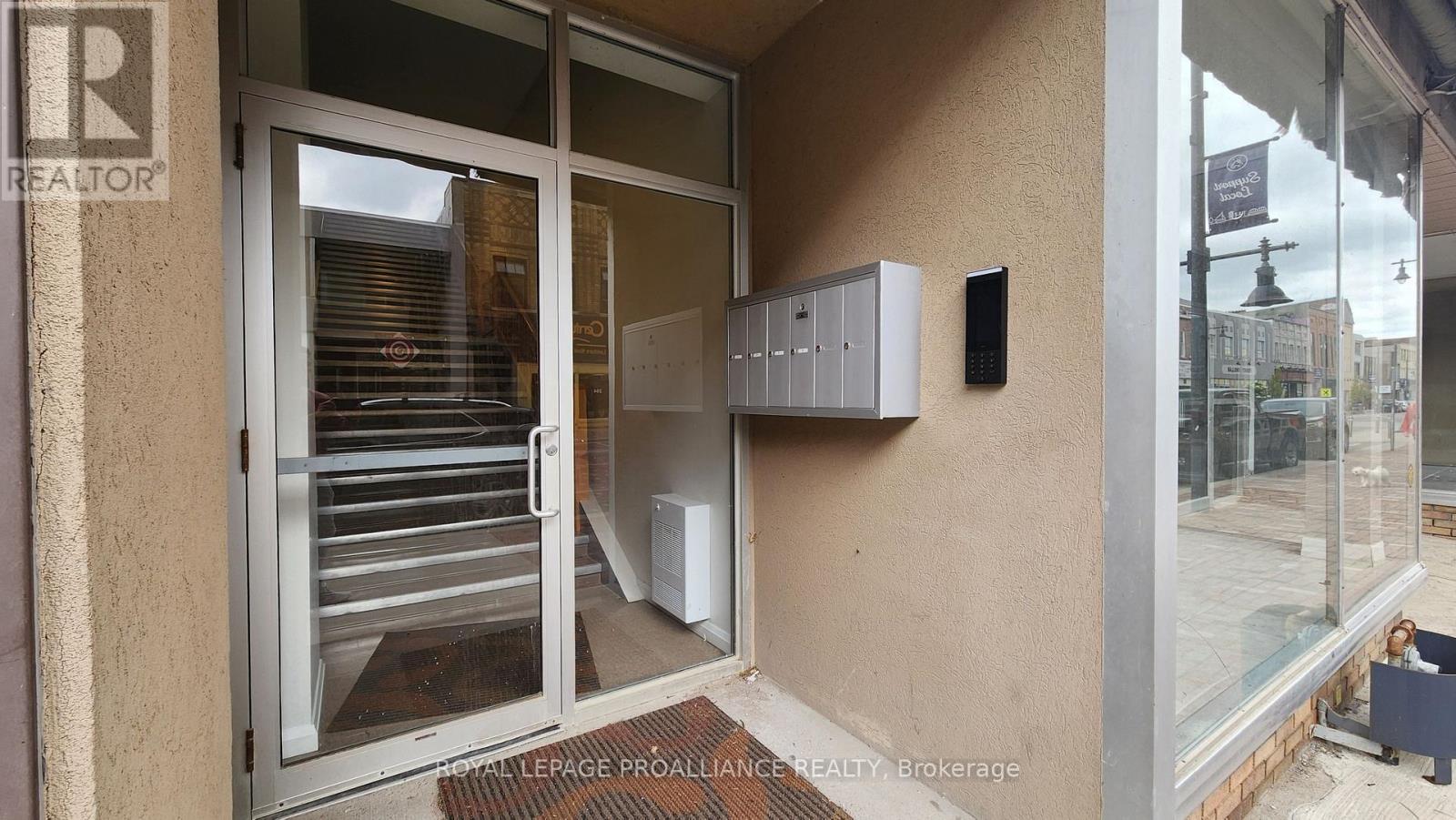 3 - 261 Front Street, Belleville, Ontario  K8N 2Z6 - Photo 2 - X12473491