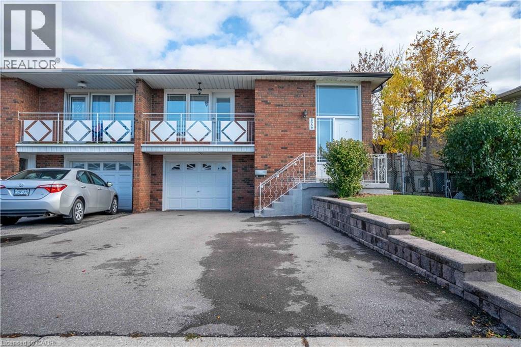 2559 Kingsberry Crescent, Mississauga, Ontario  L5B 2K7 - Photo 1 - 40780916