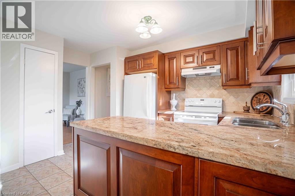 2559 Kingsberry Crescent, Mississauga, Ontario  L5B 2K7 - Photo 11 - 40780916