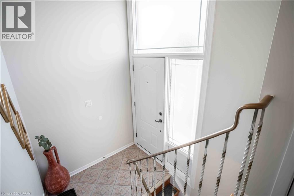 2559 Kingsberry Crescent, Mississauga, Ontario  L5B 2K7 - Photo 3 - 40780916