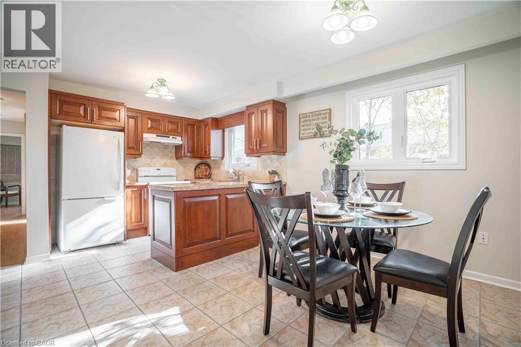 2559 Kingsberry Crescent, Mississauga, Ontario  L5B 2K7 - Photo 5 - 40780916