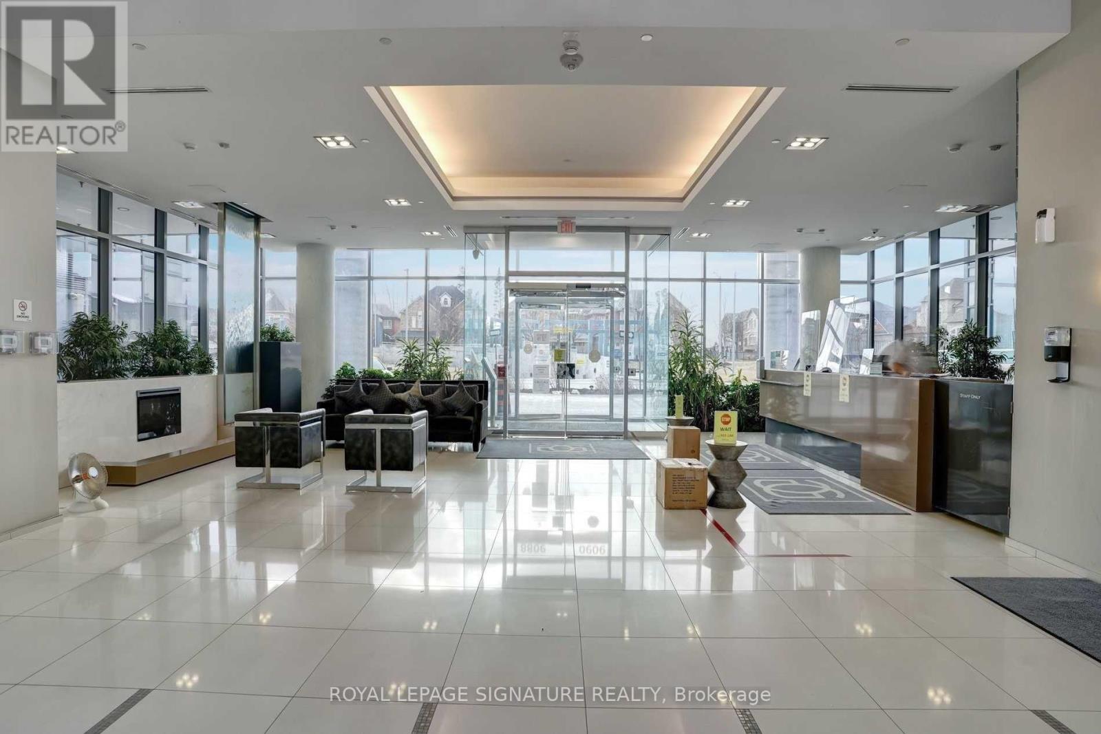 306a - 9088 Yonge Street, Richmond Hill, Ontario  L4C 0Y6 - Photo 2 - N12473474