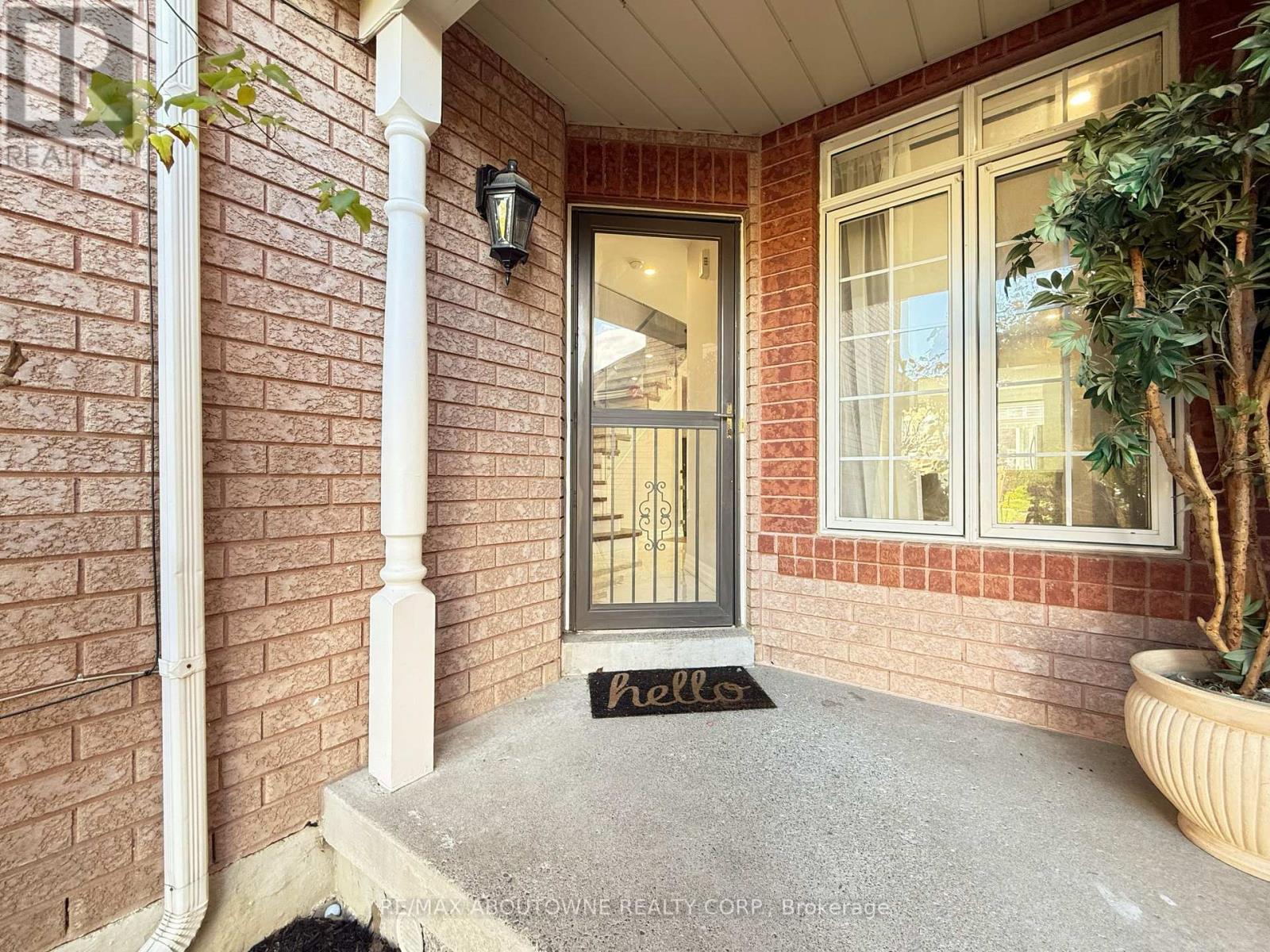 44 Craddock Street, Vaughan, Ontario  L6A 2R4 - Photo 5 - N12473527