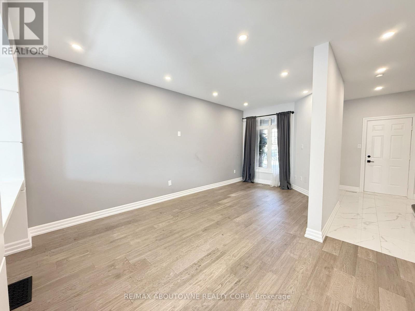 44 Craddock Street, Vaughan, Ontario  L6A 2R4 - Photo 8 - N12473527