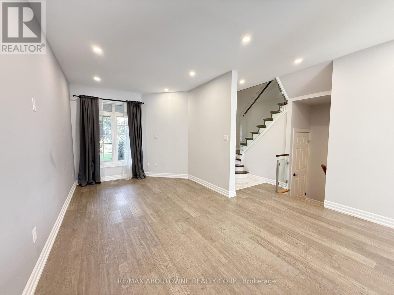 44 Craddock Street, Vaughan, Ontario  L6A 2R4 - Photo 9 - N12473527