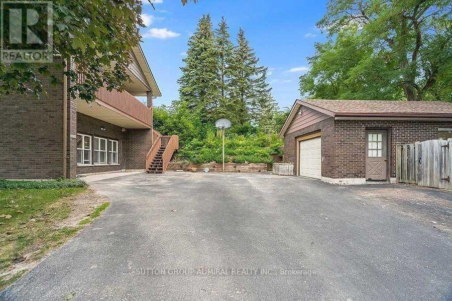 UPPER - 2238 4TH LINE, Innisfil, Ontario