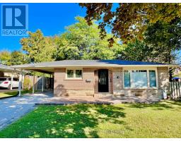 74 DEVINS DRIVE, Aurora, Ontario