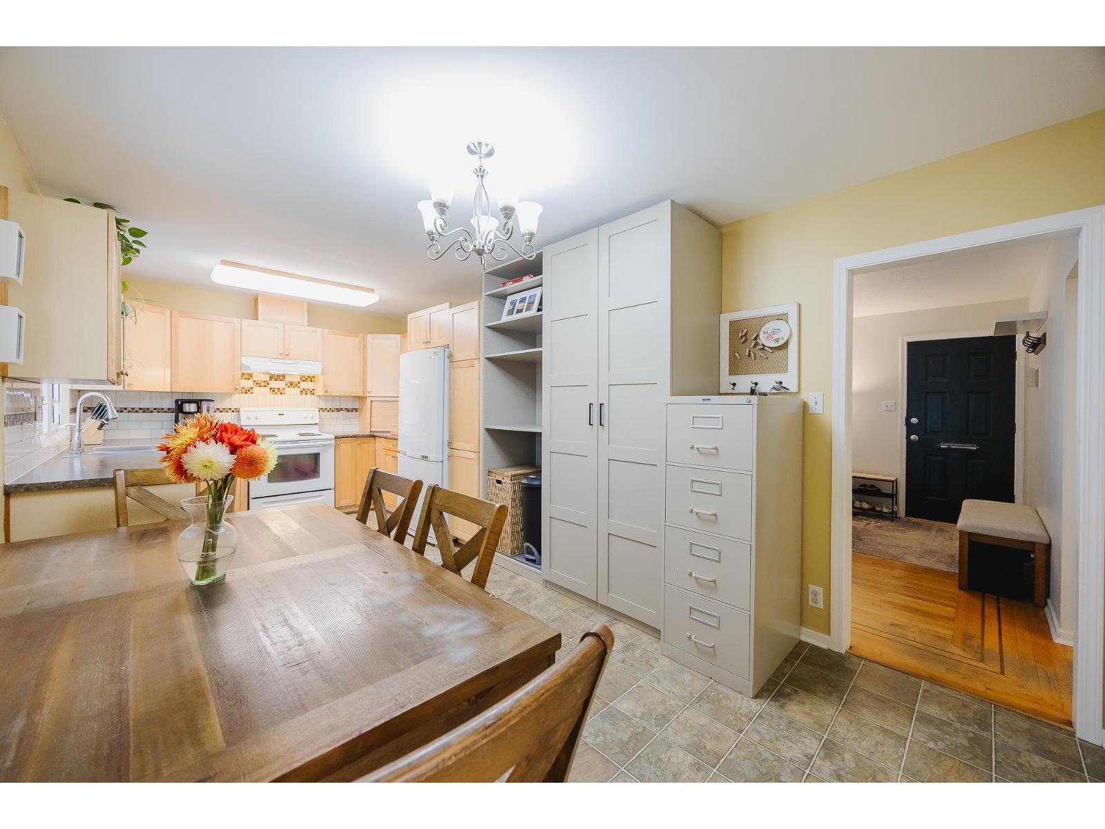 2296 Alexander Crescent, Abbotsford, British Columbia  V2S 3W4 - Photo 8 - R3056233