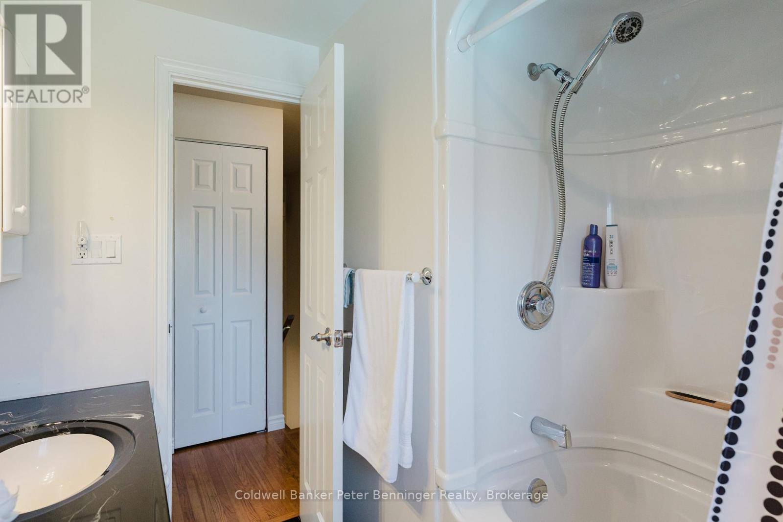 313 Market Street, Saugeen Shores, Ontario  N0H 2C0 - Photo 15 - X12473629