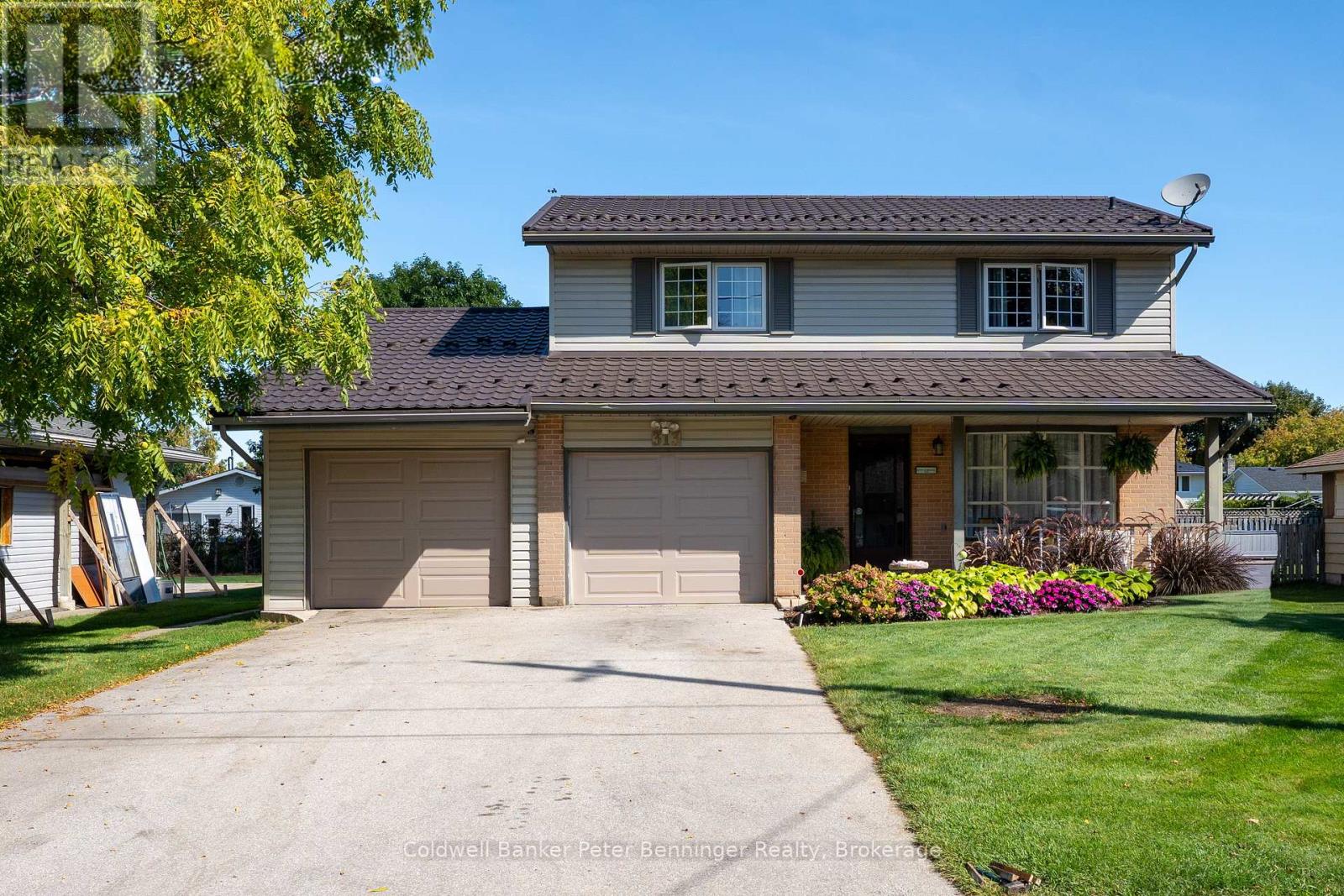 313 Market Street, Saugeen Shores, Ontario  N0H 2C0 - Photo 2 - X12473629