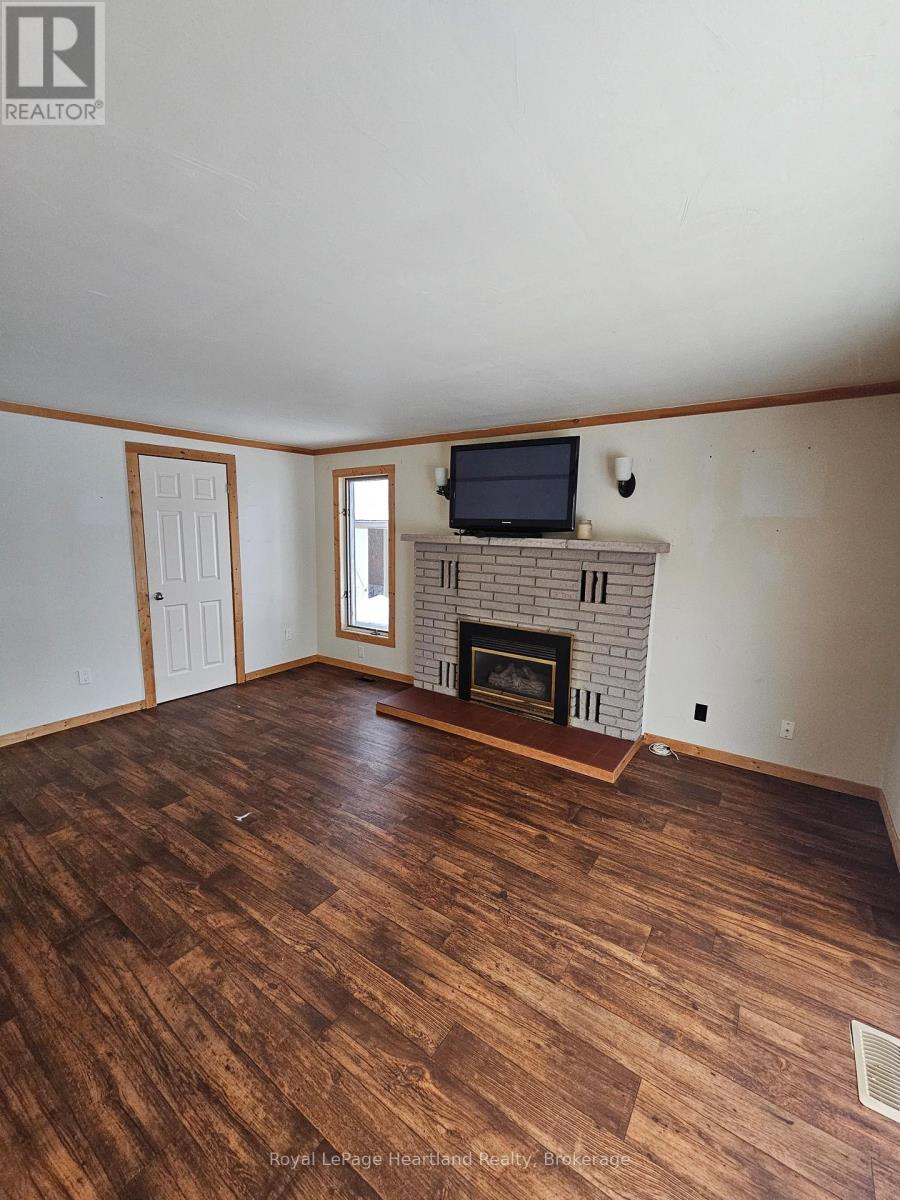 43 Trafalgar Street, Goderich (Goderich (Town)), Ontario  N7A 1T3 - Photo 12 - X12473633