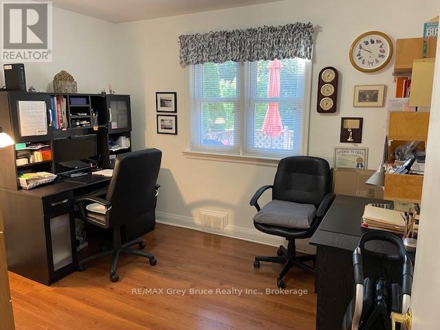 575 13th 'a' Street W, Owen Sound, Ontario  N4K 3W9 - Photo 10 - X12473660