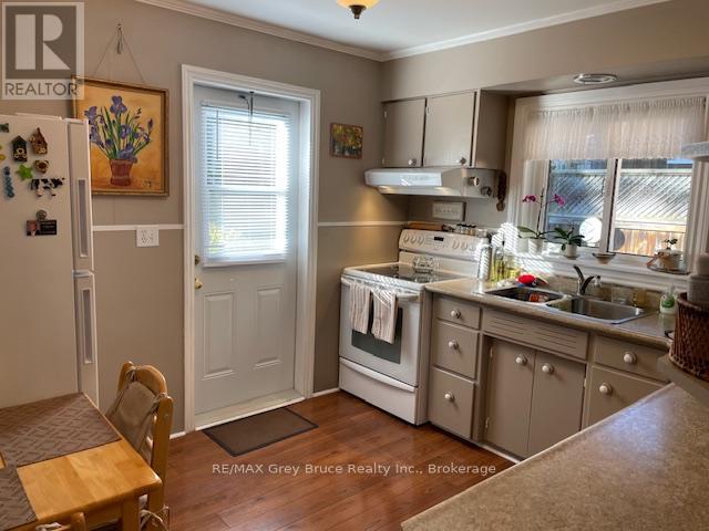 575 13th 'a' Street W, Owen Sound, Ontario  N4K 3W9 - Photo 5 - X12473660
