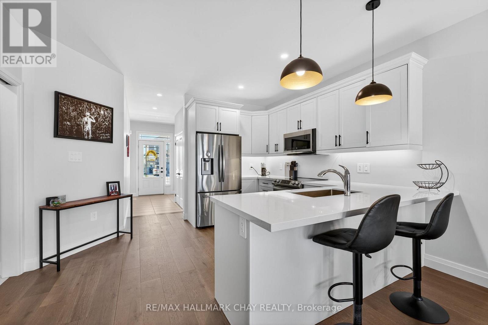 138 Ritchie Crescent, Springwater, Ontario  L0L 1P0 - Photo 6 - S12473490