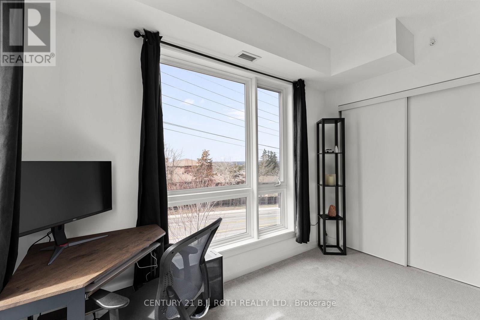 301 - 300 Essa Road, Barrie (0 West), Ontario  L9J 0B9 - Photo 22 - S12473494