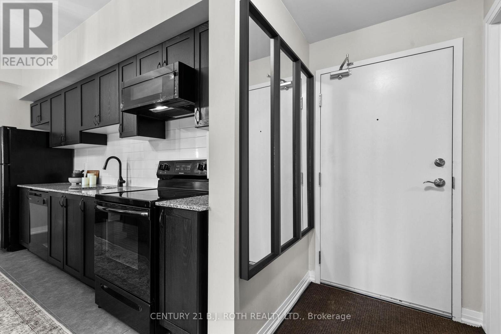 301 - 300 Essa Road, Barrie (0 West), Ontario  L9J 0B9 - Photo 6 - S12473494