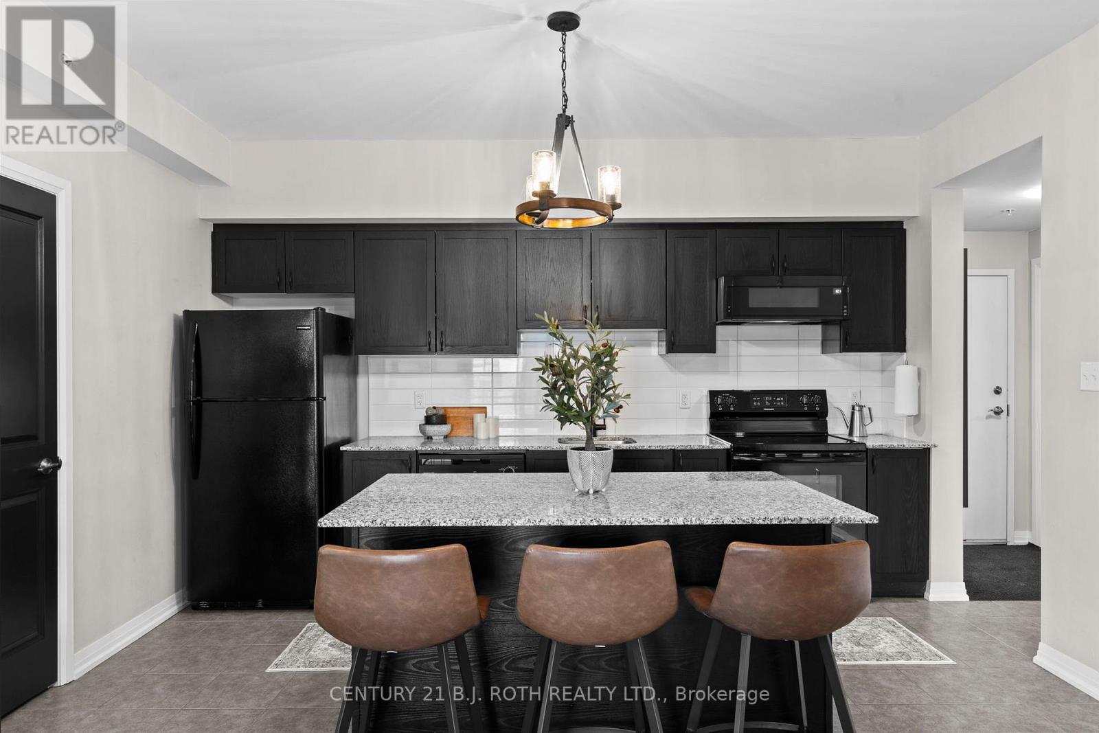 301 - 300 Essa Road, Barrie (0 West), Ontario  L9J 0B9 - Photo 8 - S12473494