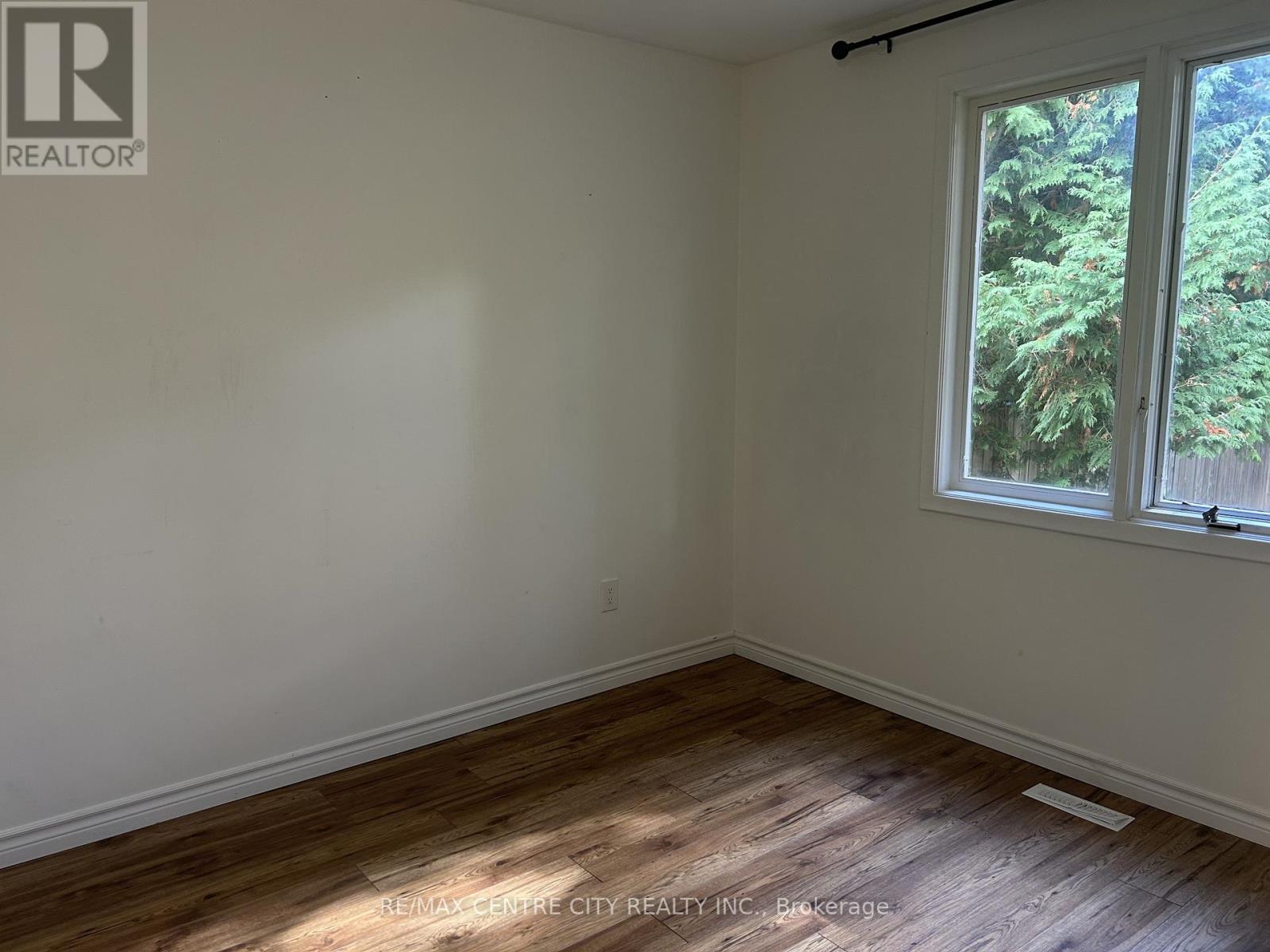 27 Gatineau Crescent, London South, Ontario  N6K 2Z8 - Photo 11 - X12473656