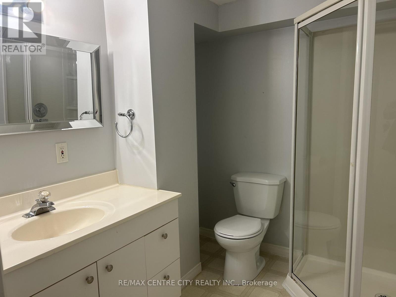 27 Gatineau Crescent, London South, Ontario  N6K 2Z8 - Photo 12 - X12473656