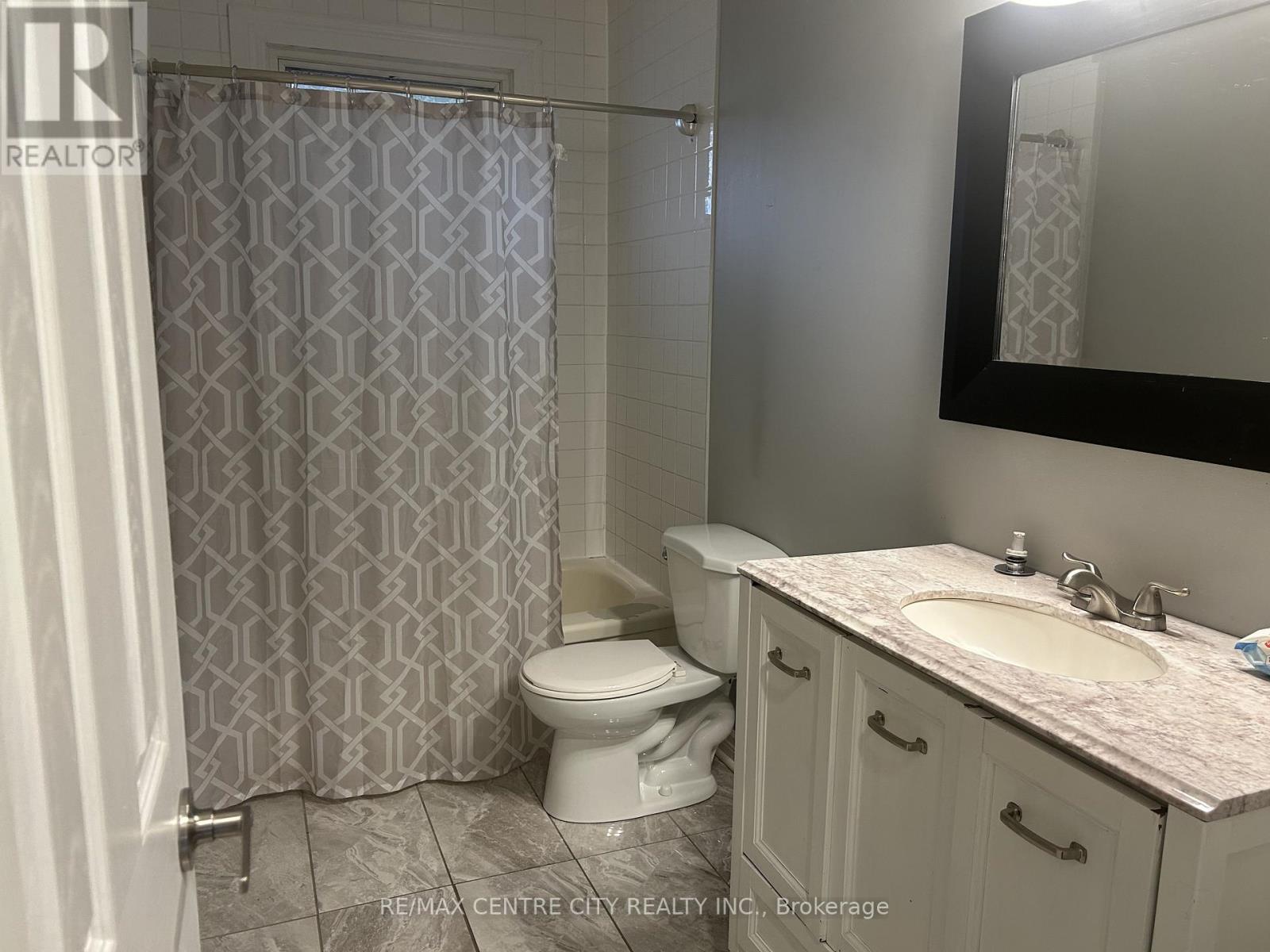 27 Gatineau Crescent, London South, Ontario  N6K 2Z8 - Photo 13 - X12473656