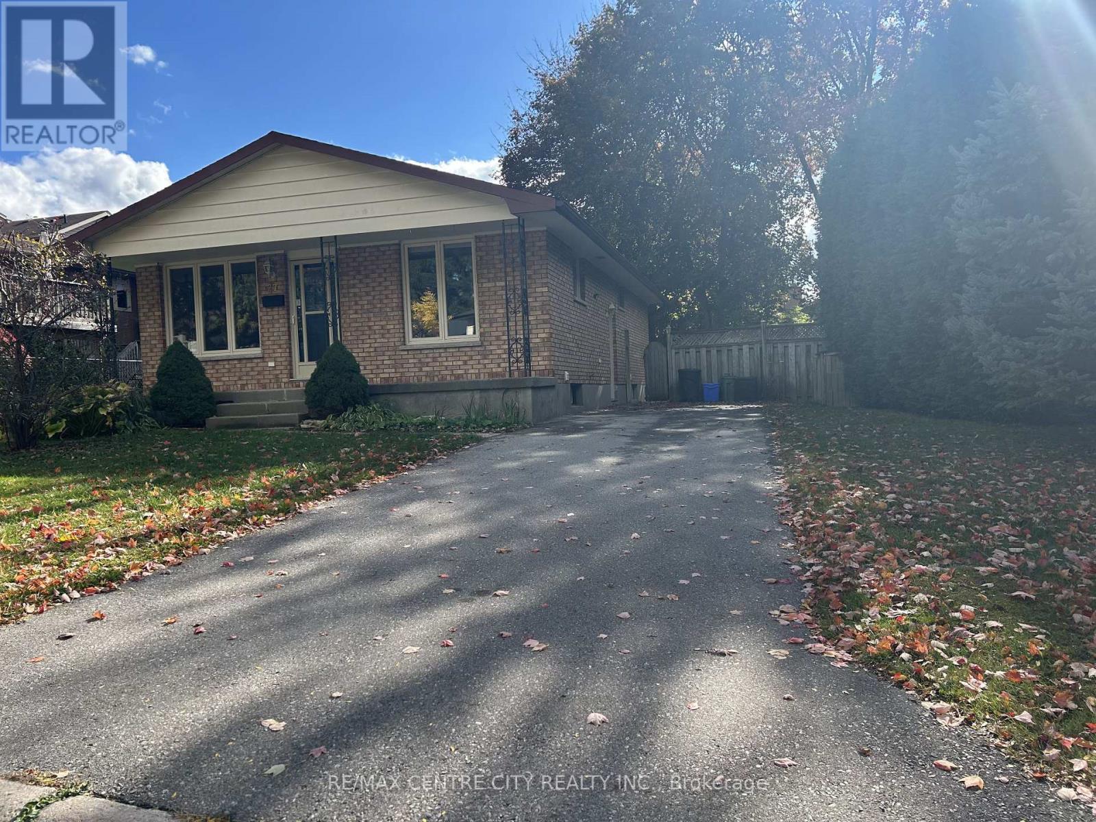 27 Gatineau Crescent, London South, Ontario  N6K 2Z8 - Photo 2 - X12473656