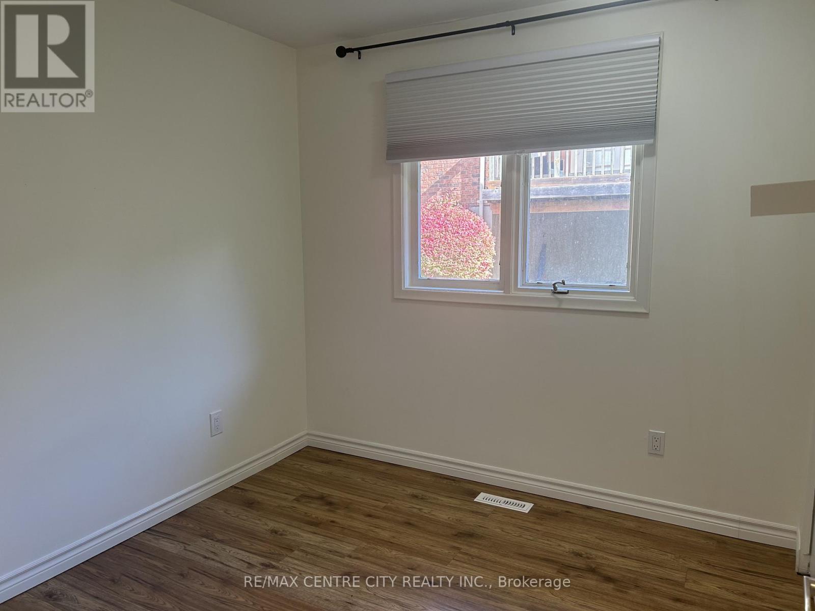 27 Gatineau Crescent, London South, Ontario  N6K 2Z8 - Photo 9 - X12473656