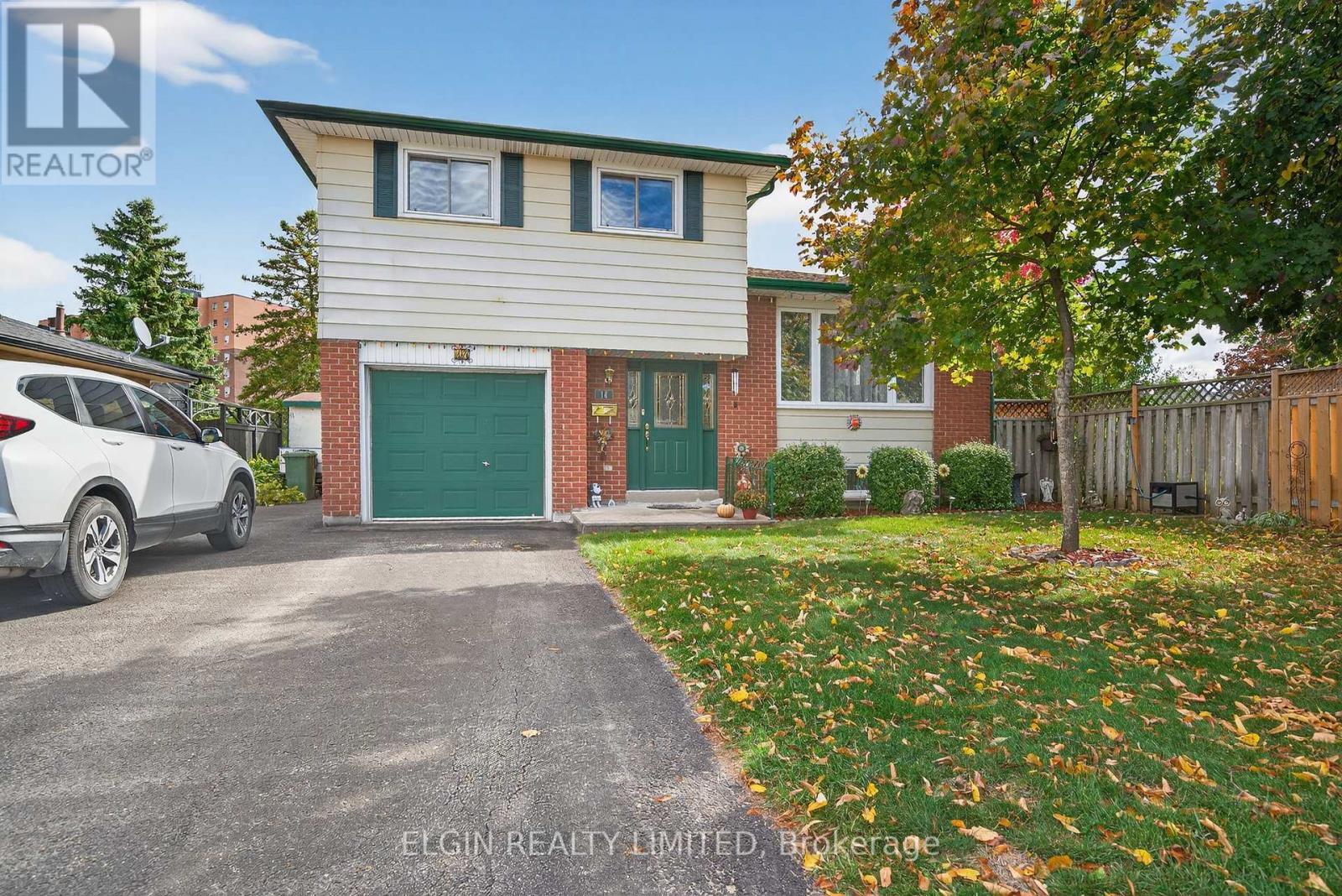 14 Stirling Crescent, St. Thomas, Ontario  N5P 3R3 - Photo 1 - X12473669