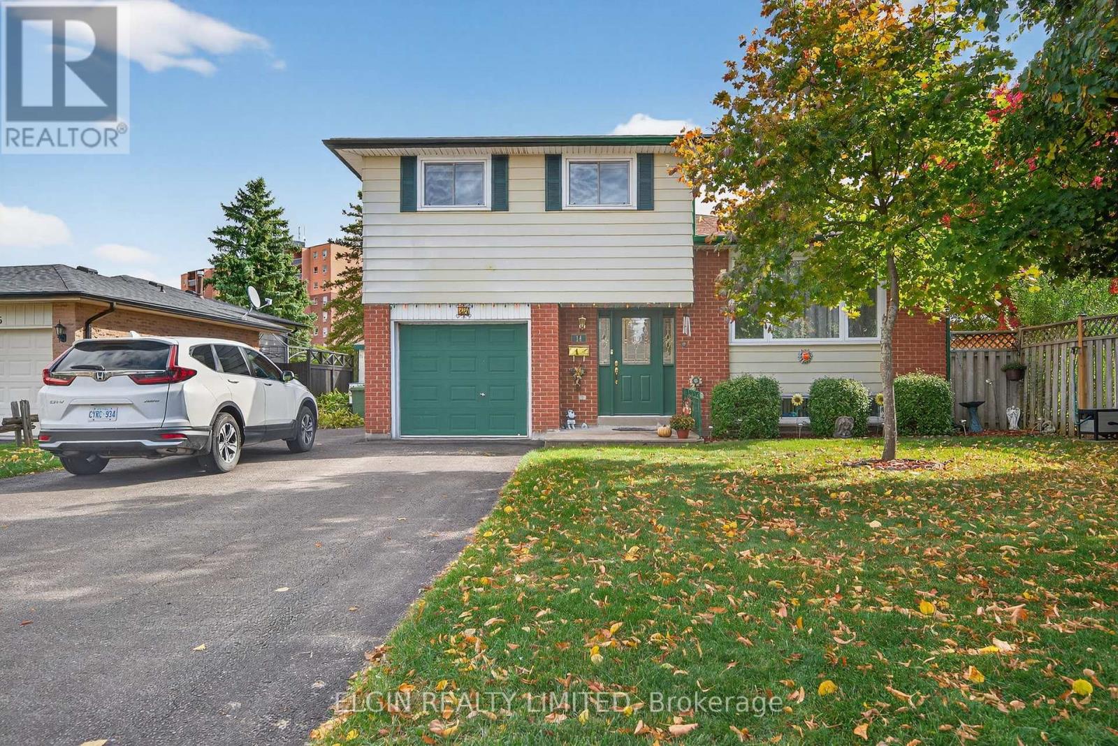 14 Stirling Crescent, St. Thomas, Ontario  N5P 3R3 - Photo 2 - X12473669