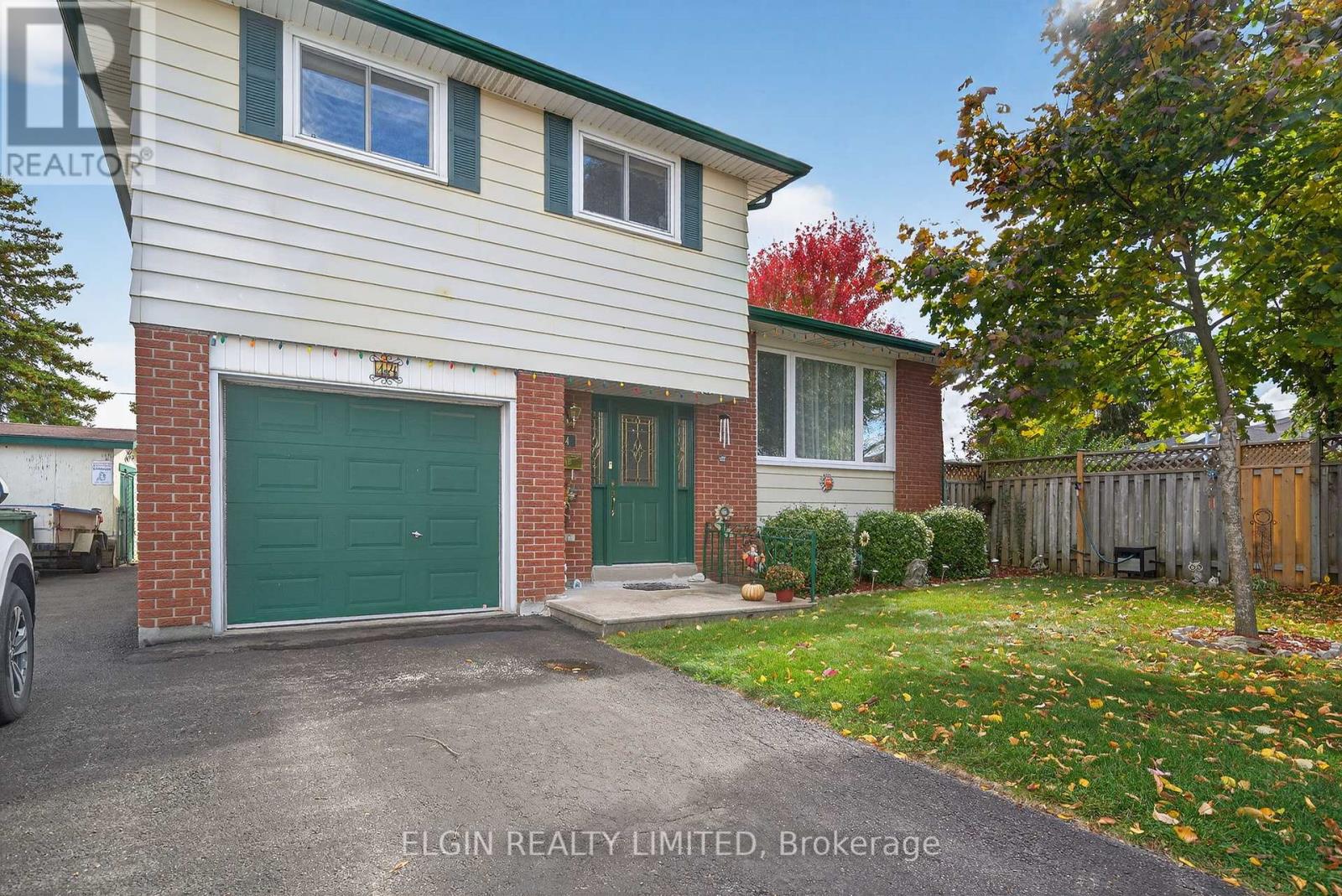 14 Stirling Crescent, St. Thomas, Ontario  N5P 3R3 - Photo 3 - X12473669