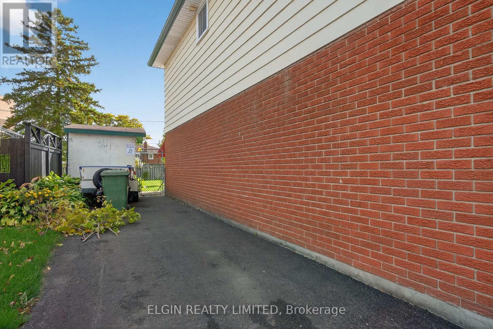 14 Stirling Crescent, St. Thomas, Ontario  N5P 3R3 - Photo 38 - X12473669