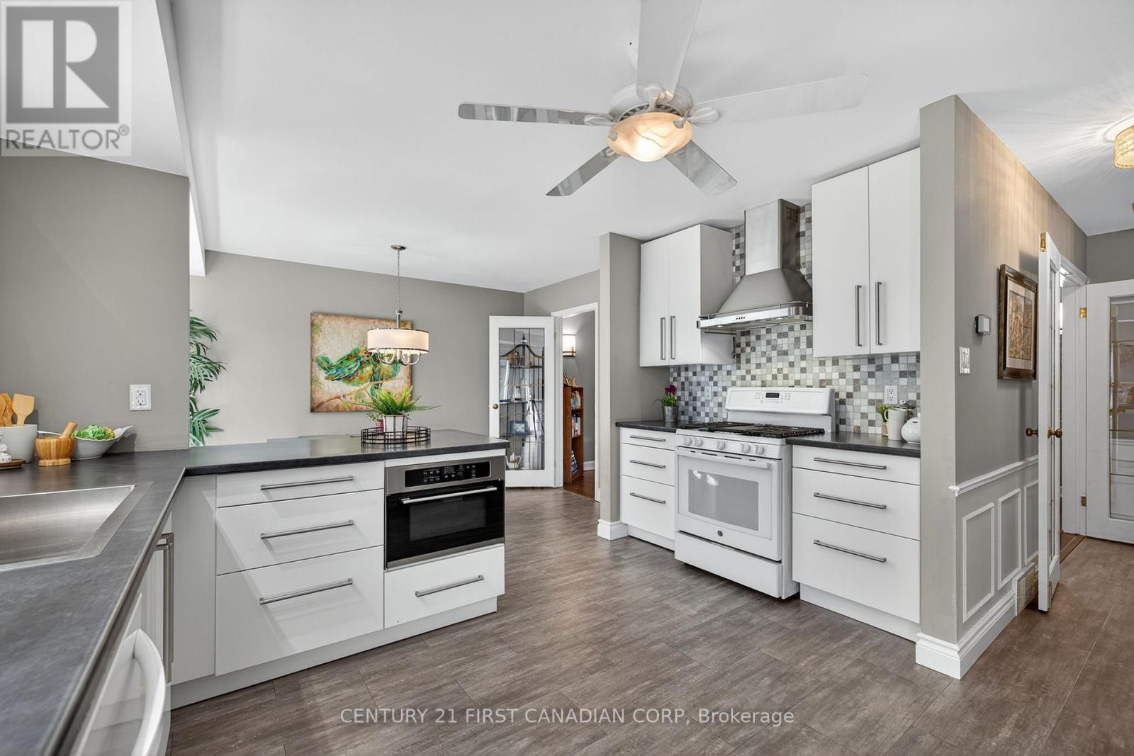 1432 Norman Place, London South (South B), Ontario  N6K 2S7 - Photo 10 - X12473691