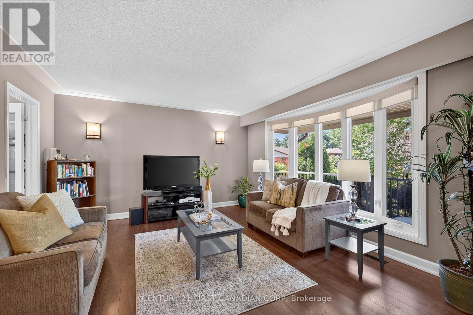 1432 Norman Place, London South (South B), Ontario  N6K 2S7 - Photo 5 - X12473691
