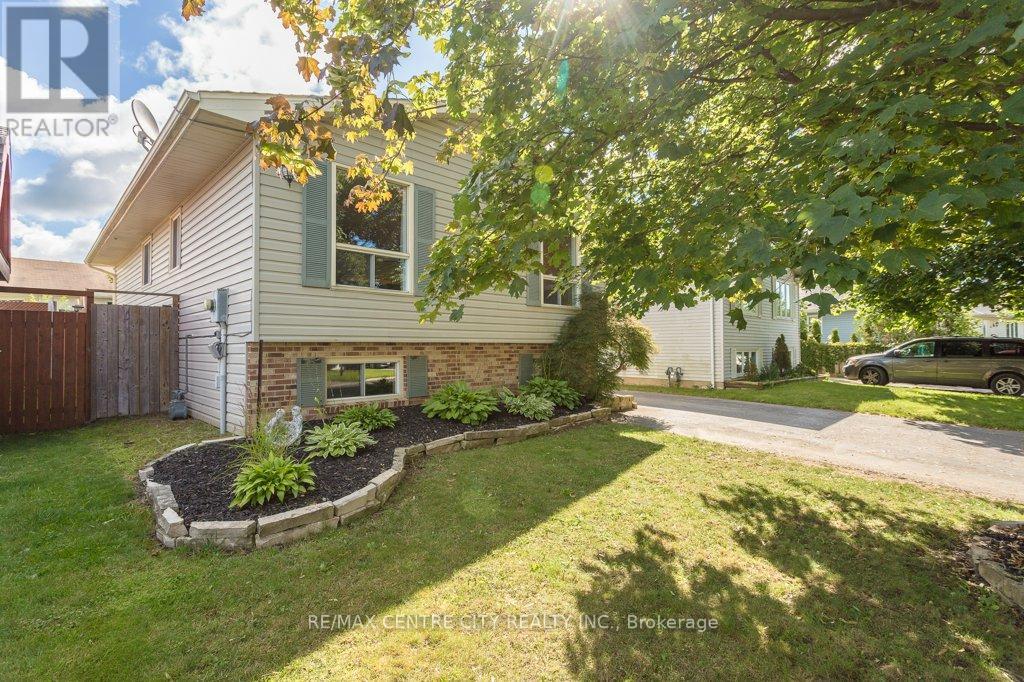 55 Melanie Drive E, Aylmer, Ontario  N5H 3G6 - Photo 1 - X12473700