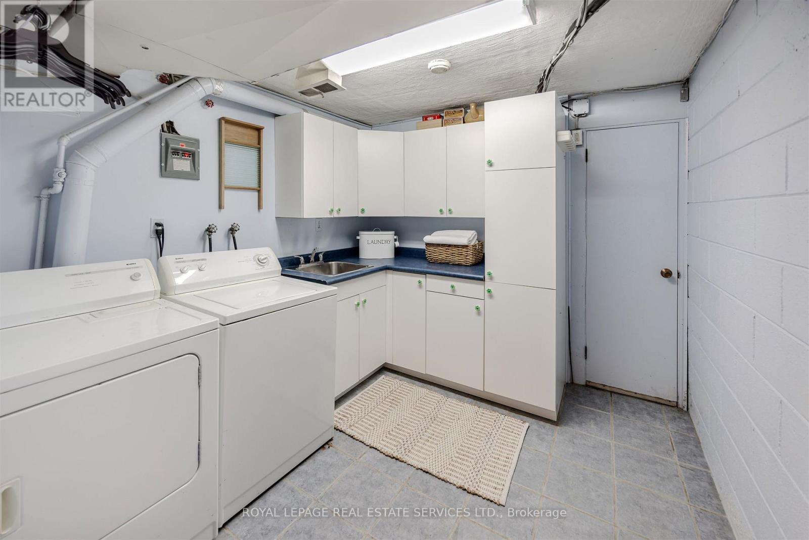 48 Reid Manor, Toronto, Ontario  M8Y 2J1 - Photo 34 - W12473380
