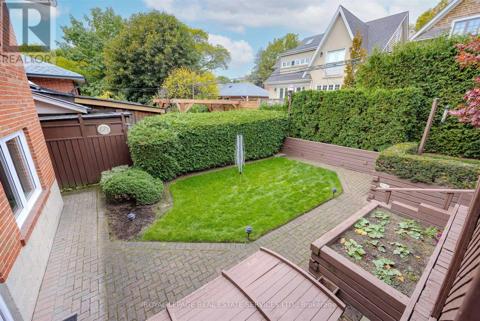 48 Reid Manor, Toronto, Ontario  M8Y 2J1 - Photo 40 - W12473380
