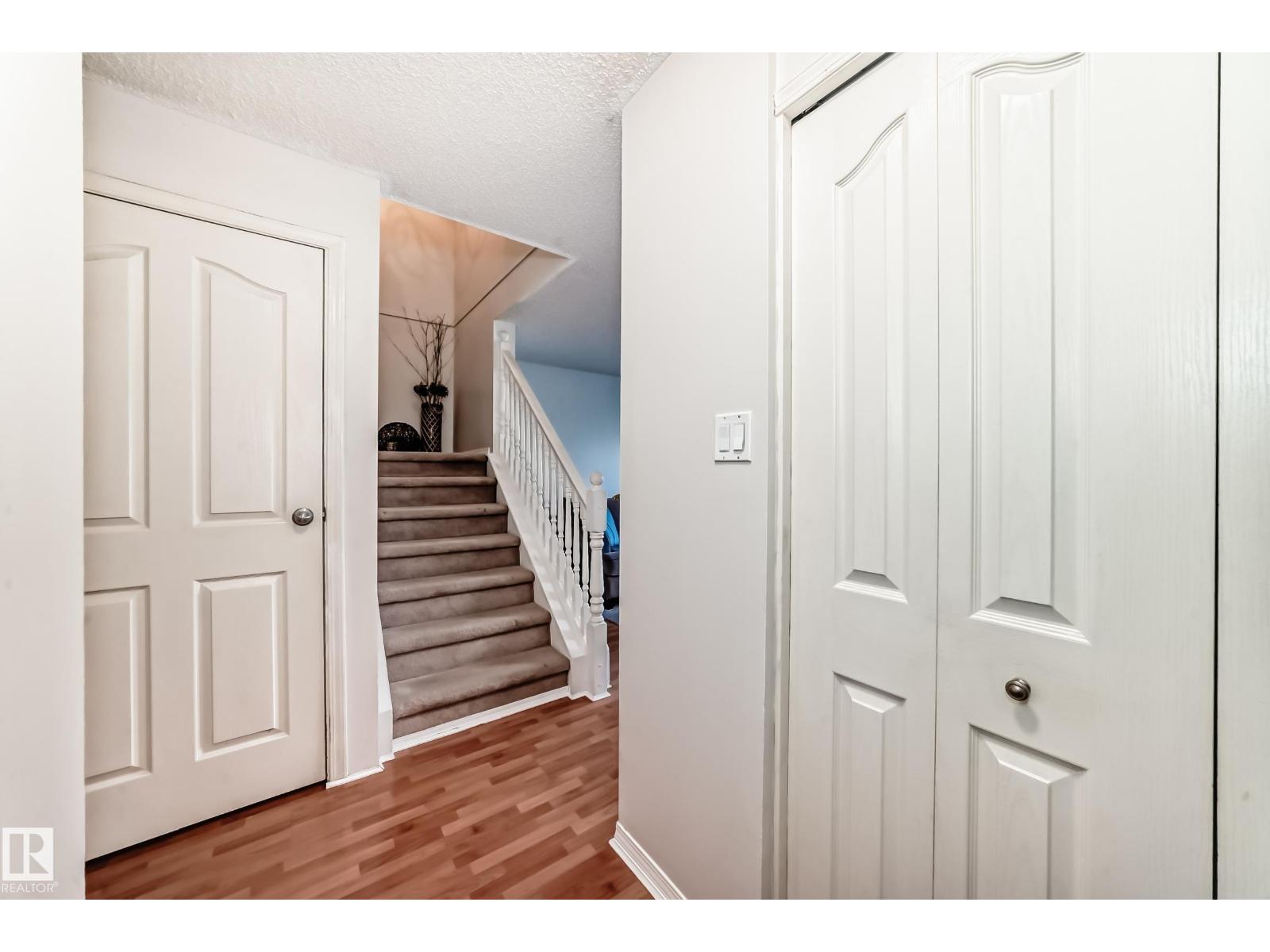 4206 38 St Nw, Edmonton, Alberta  T6L 4K4 - Photo 2 - E4462918