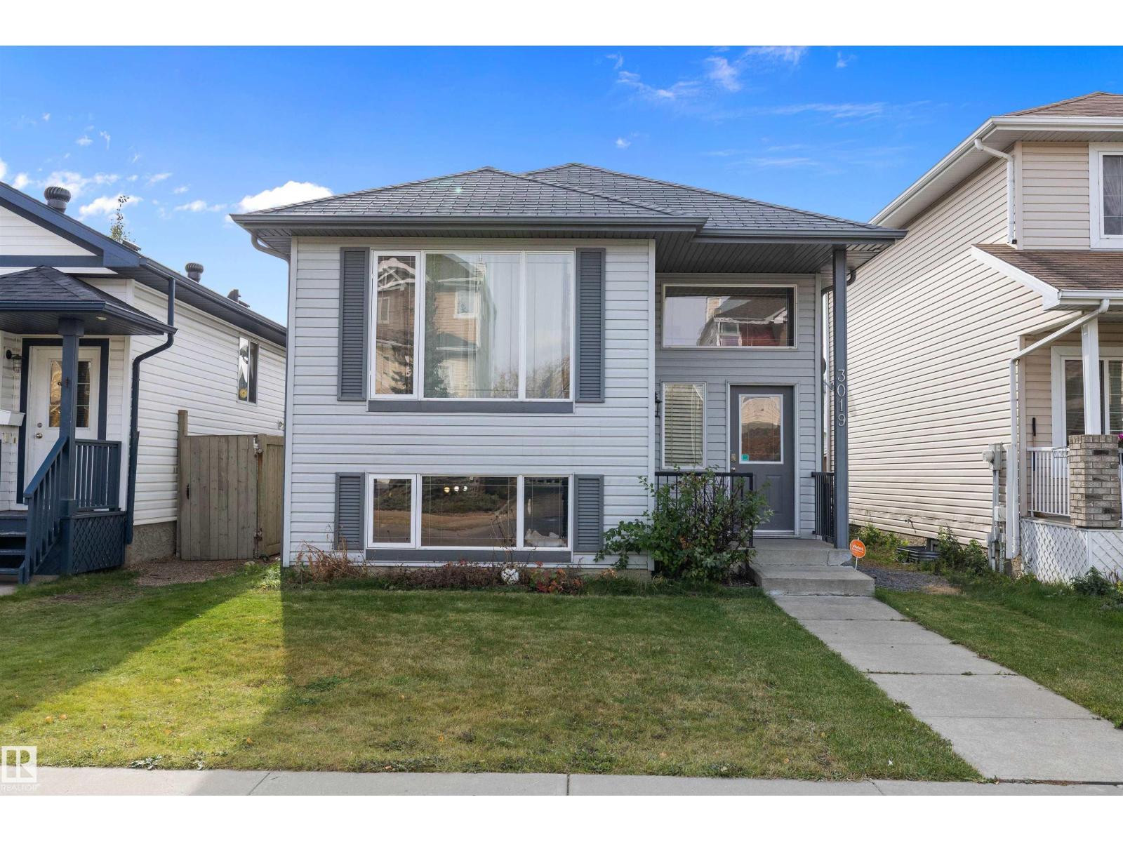3019 33 AV NW, Edmonton, Alberta
