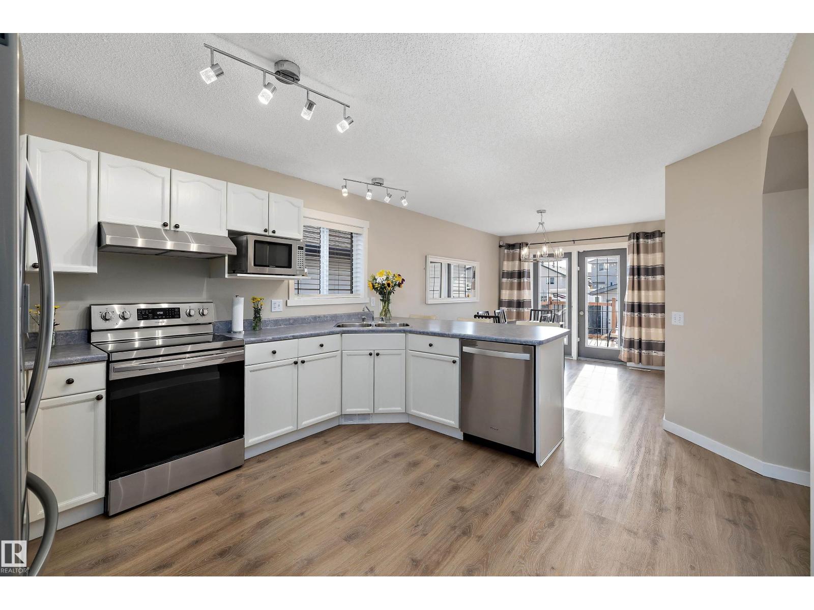 3019 33 Av Nw, Edmonton, Alberta  T6T 1X2 - Photo 5 - E4462920