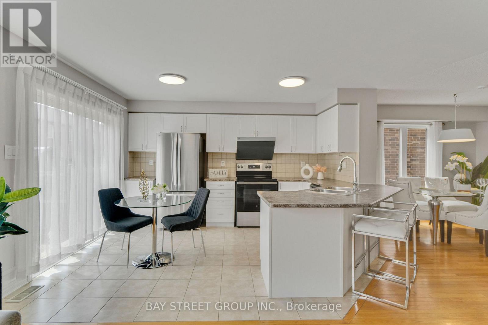 75 Finney Terrace, Milton, Ontario  L9T 7B1 - Photo 18 - W12473470