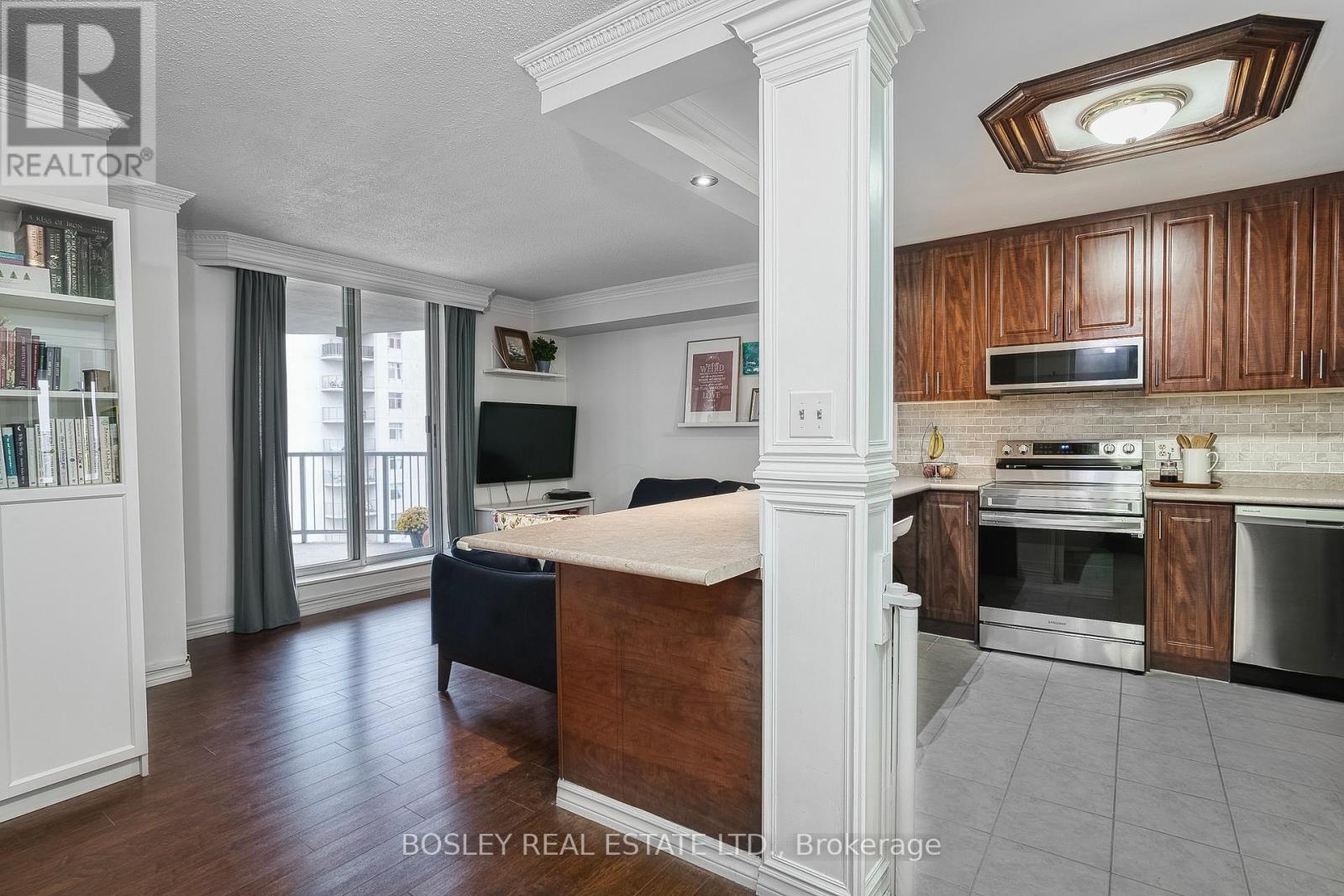 1106 - 3559 Eglinton Avenue W, Toronto, Ontario  M6M 5C6 - Photo 4 - W12473477