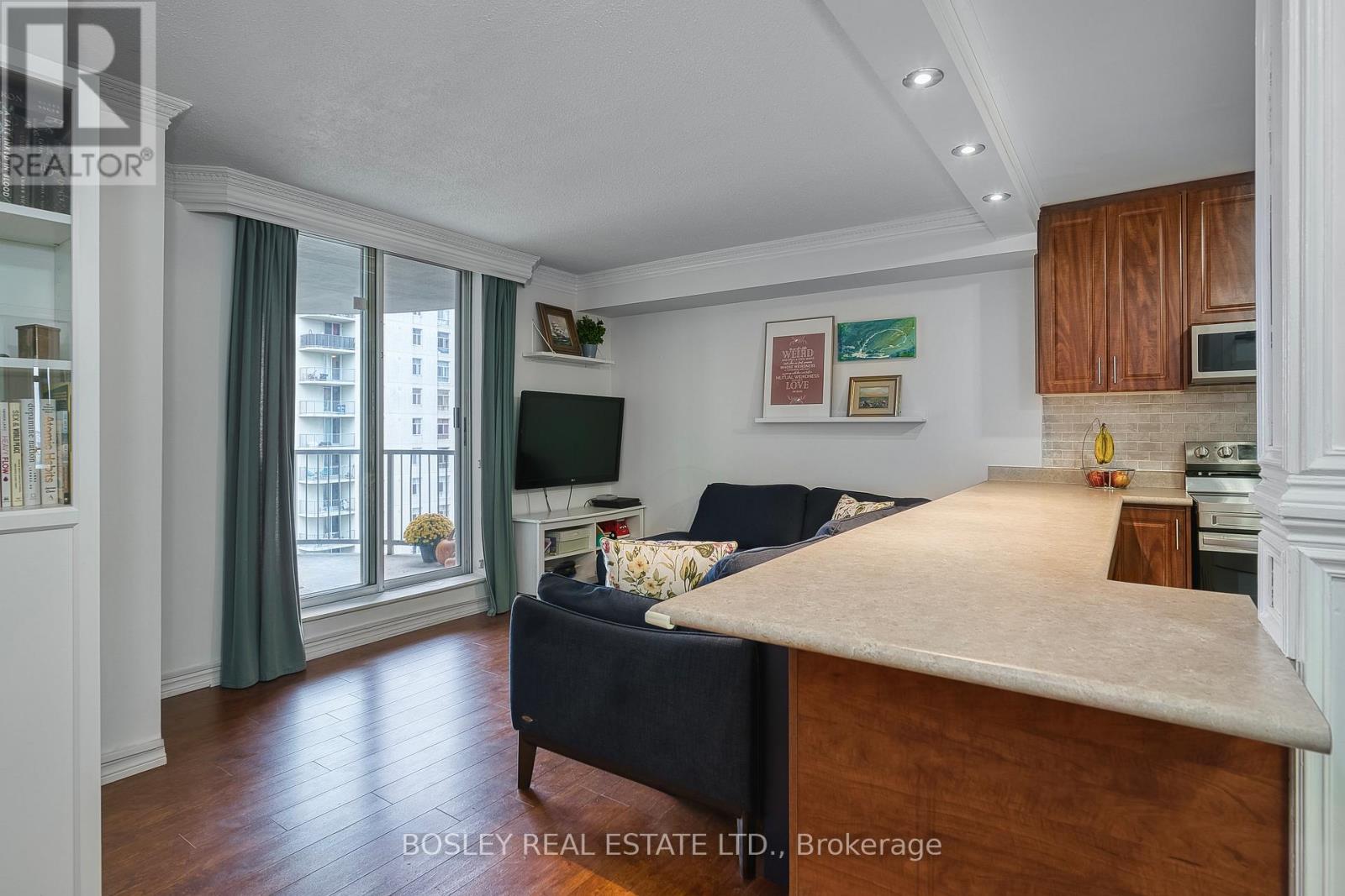 1106 - 3559 Eglinton Avenue W, Toronto, Ontario  M6M 5C6 - Photo 6 - W12473477