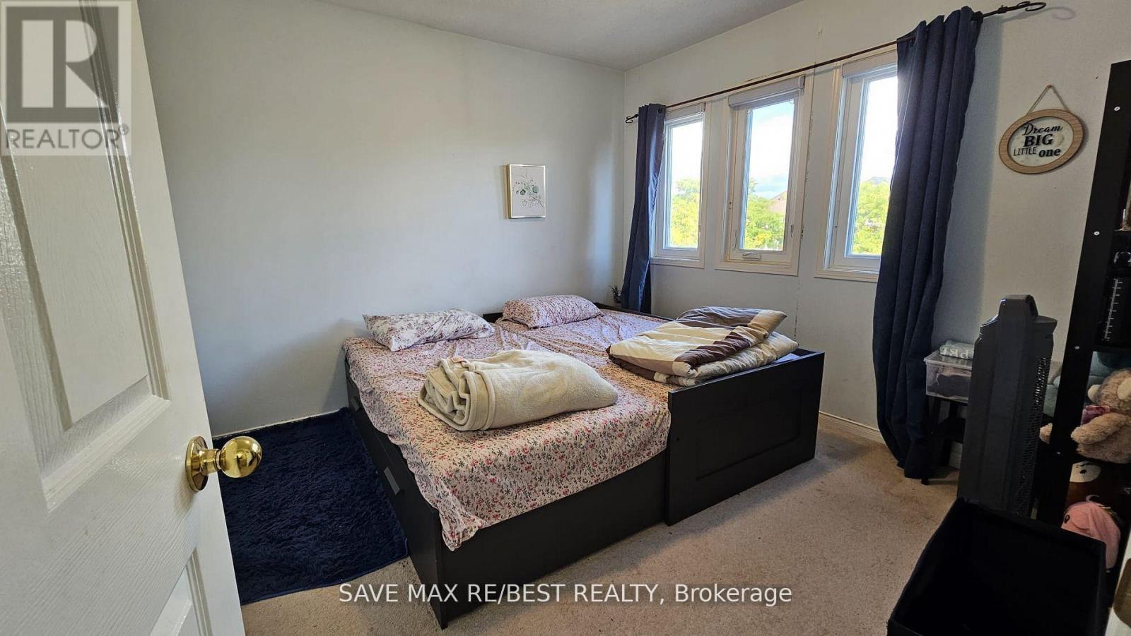 8 Treepark Street, Brampton, Ontario  L6R 1T3 - Photo 12 - W12473478