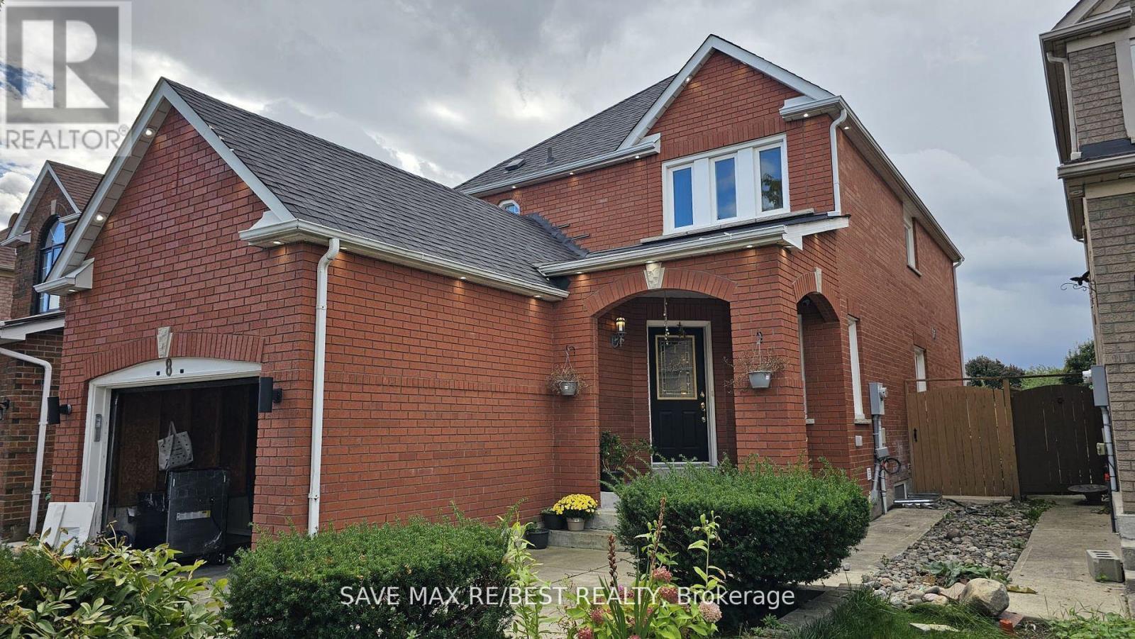 8 Treepark Street, Brampton, Ontario  L6R 1T3 - Photo 2 - W12473478