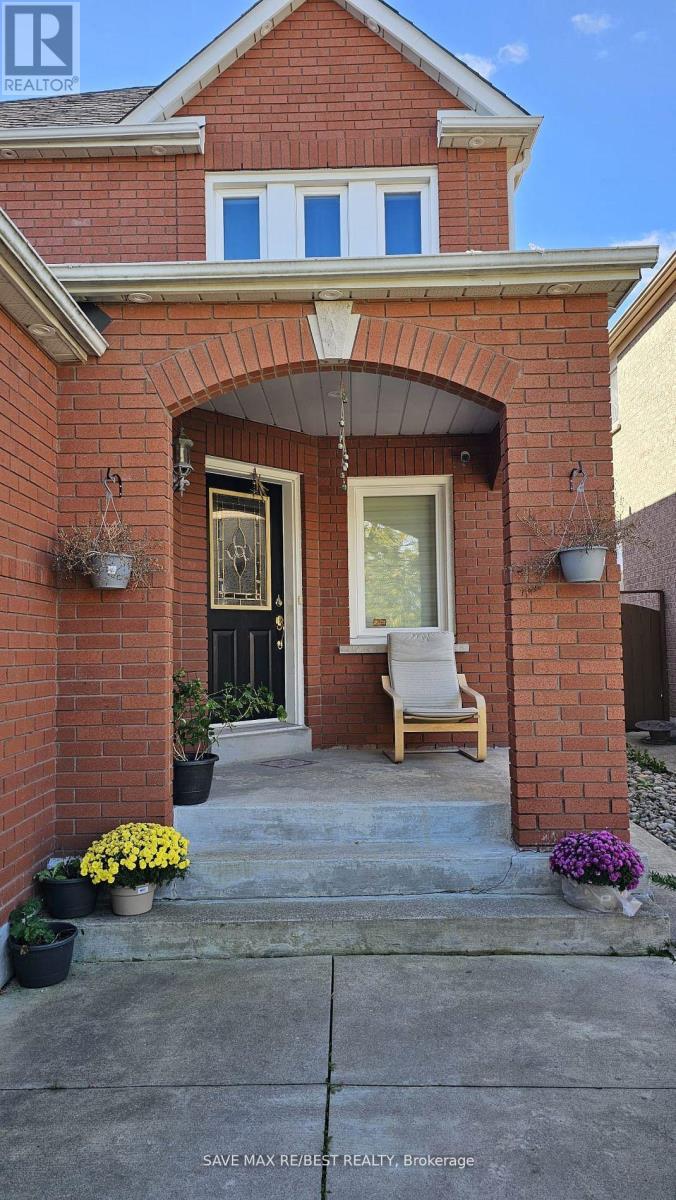 8 Treepark Street, Brampton, Ontario  L6R 1T3 - Photo 3 - W12473478