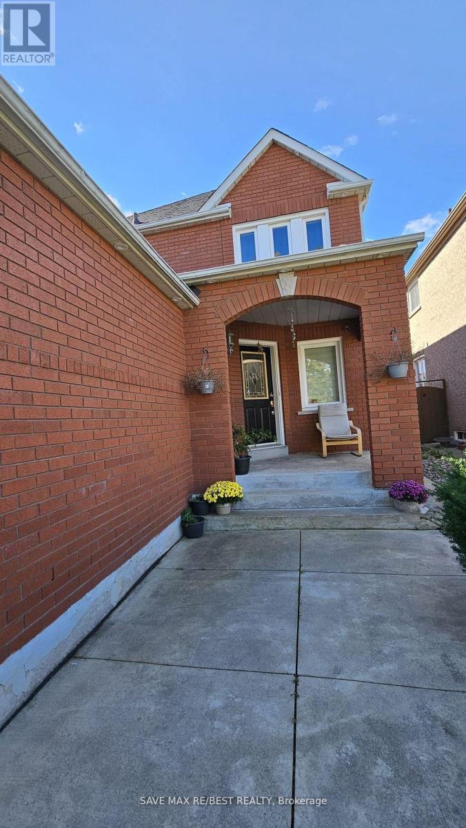 8 Treepark Street, Brampton, Ontario  L6R 1T3 - Photo 4 - W12473478