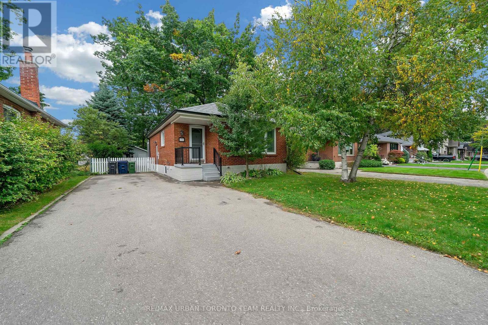 25 Westhead Road, Toronto, Ontario  M8W 4R7 - Photo 1 - W12473519