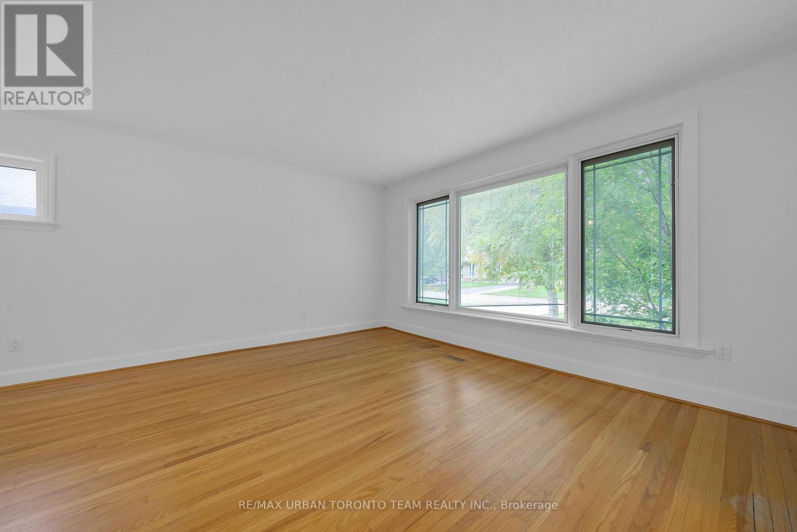 25 Westhead Road, Toronto, Ontario  M8W 4R7 - Photo 12 - W12473519