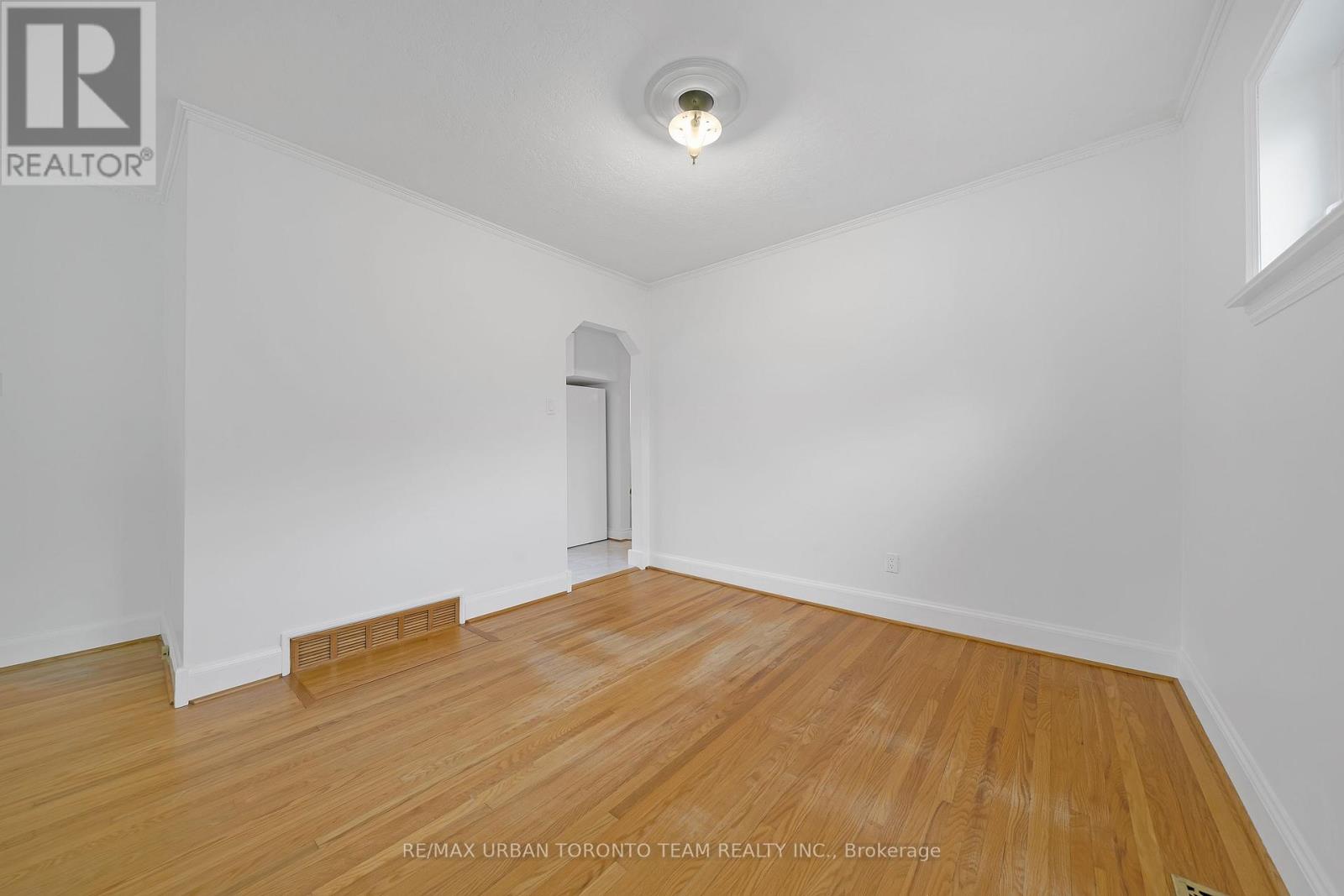25 Westhead Road, Toronto, Ontario  M8W 4R7 - Photo 8 - W12473519