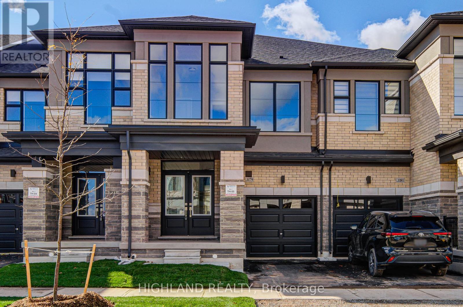1179 Dartmouth Crescent, Oakville, Ontario  L6H 8C3 - Photo 1 - W12473550